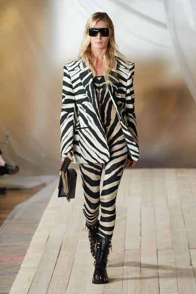 Look 34